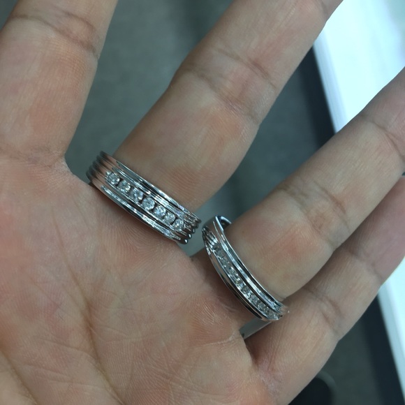 10kt White Gold Diamond Wedding Band Ring 1/4 Cttw - Picture 5 of 9